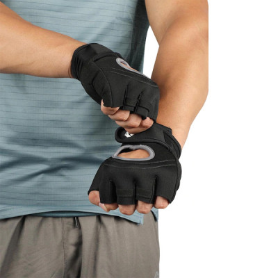 Unisex Black Cross Training Gloves