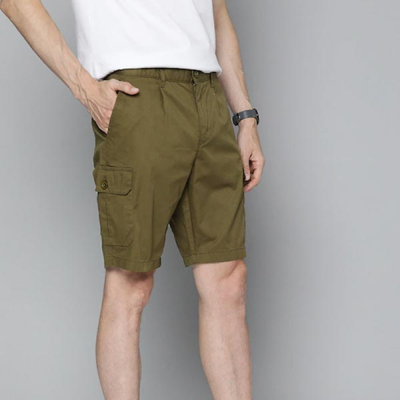 Men Olive Green Pure Cotton Solid Cargo Shorts