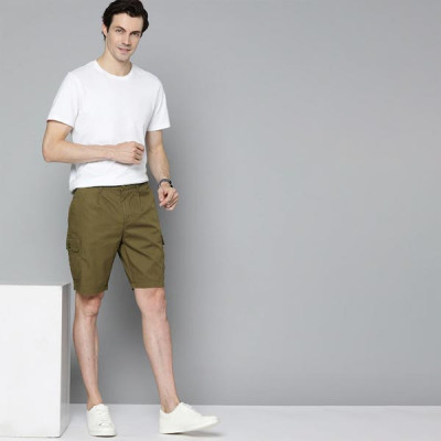 Men Olive Green Pure Cotton Solid Cargo Shorts
